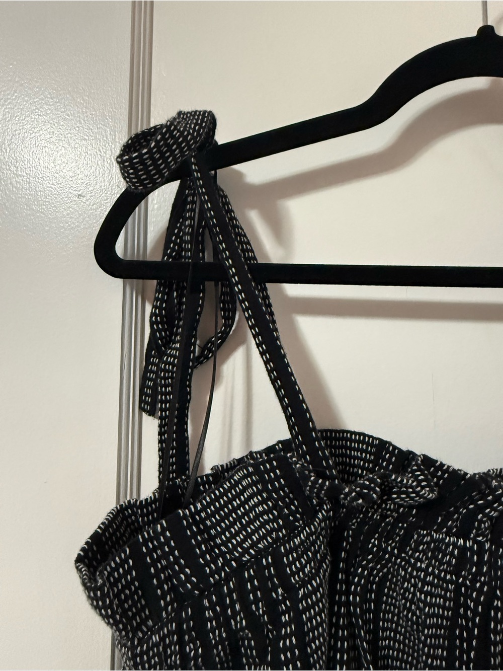 Black and White Tie-Shoulder Top - Picture 2 of 4